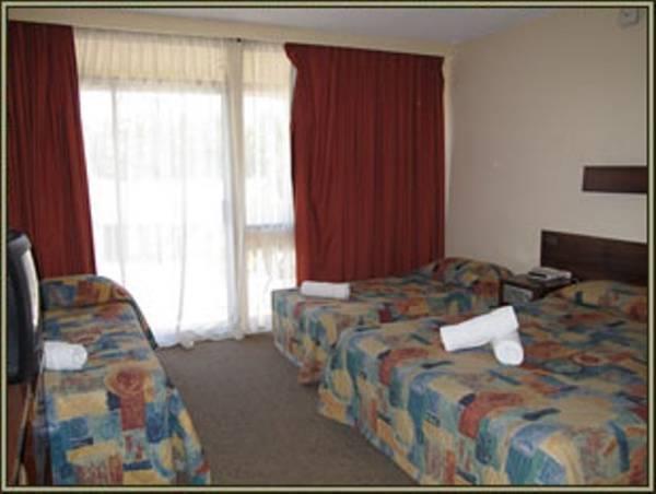 Molly Morgan Motor Inn Мейтланд Екстериор снимка